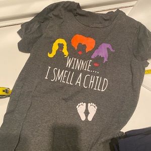 Hocus Pocus pregnancy announcement Tshirt, sz large, gray